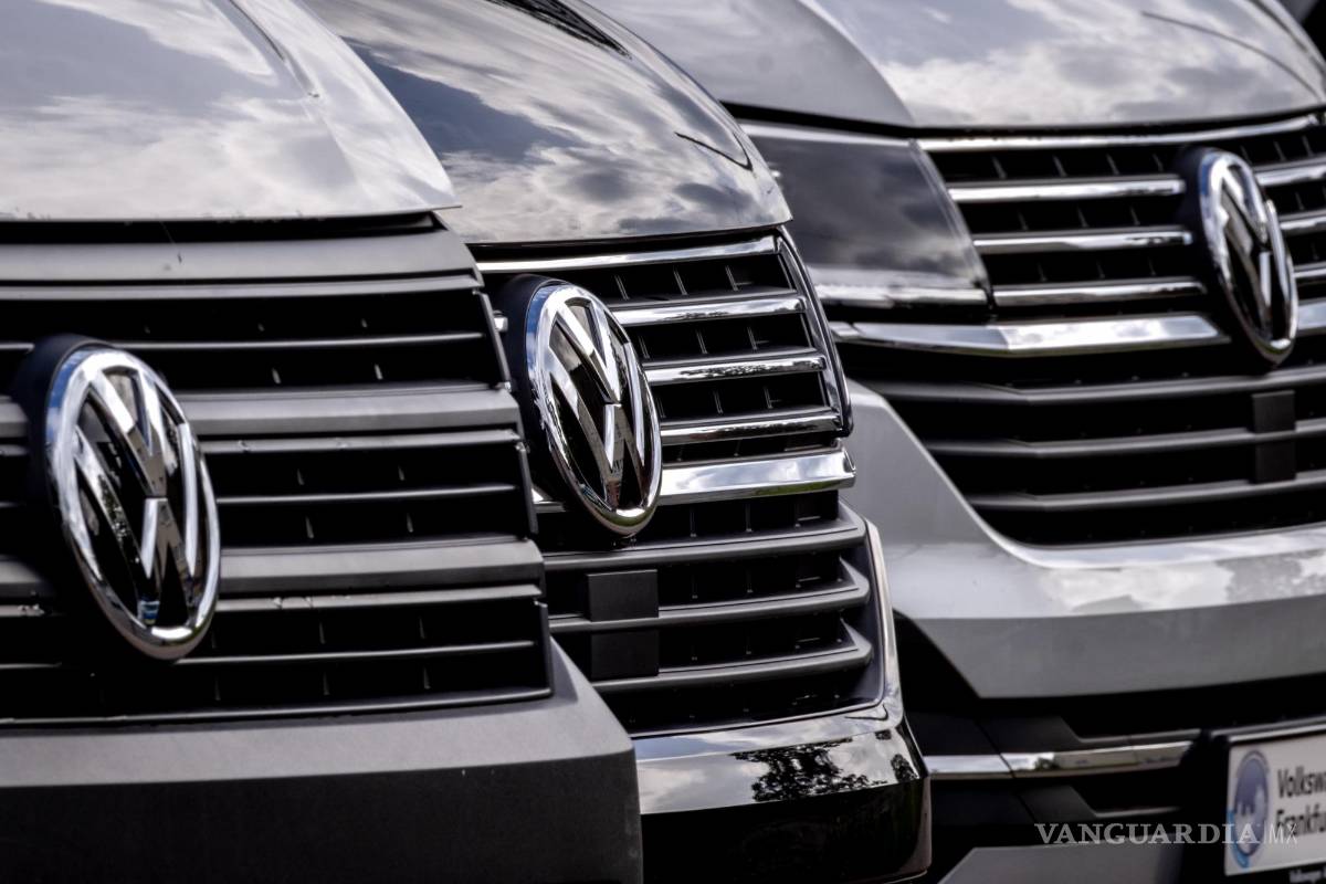 $!El sindicato IG Metall amenazó con huelgas y exigió un aumento salarial del 7 % para los 120,000 empleados de los seis centros de Alemania occidental.