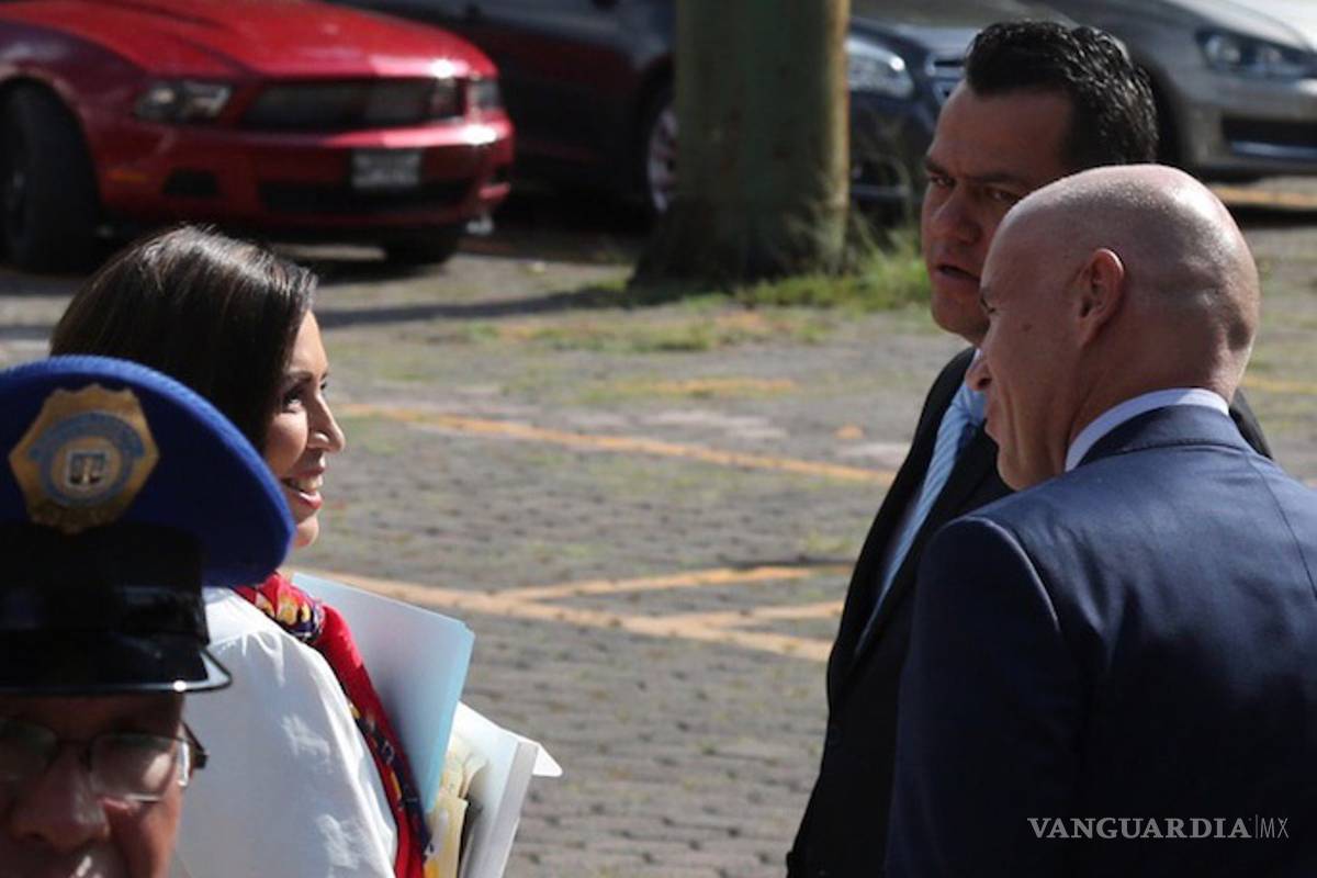 FGR se niega a recibir pruebas de Rosario Robles; Juez da receso para que las incorporen