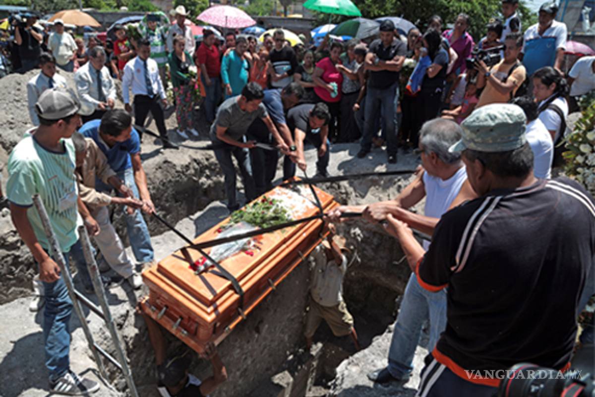 Sepultan a padre e hijo muertos en el socavón de Paso Express