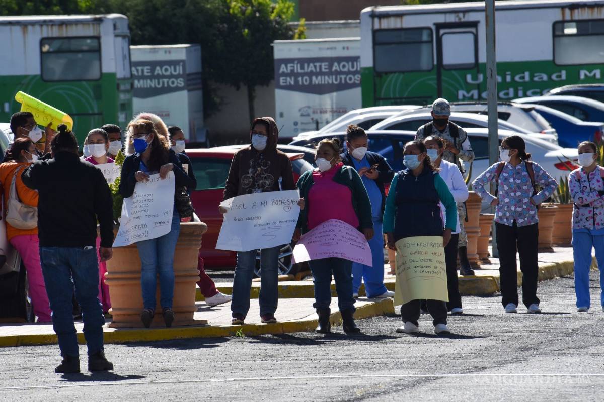 Médicos del IMSS inician el 2021 protestando por las vacunas COVID