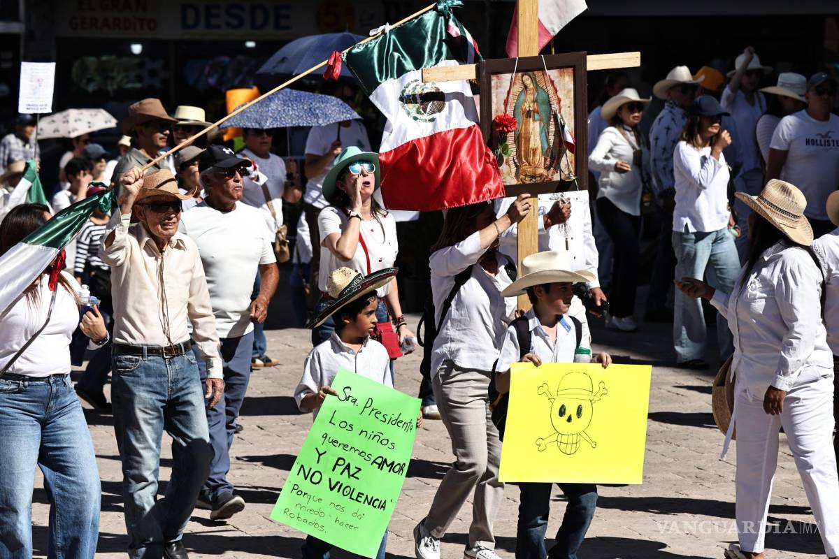 $!Aunque la convocatoria se lanzó bajo la bandera de la Generación Z, la asistencia juvenil fue mínima y predominó la presencia de adultos y adultos mayores.