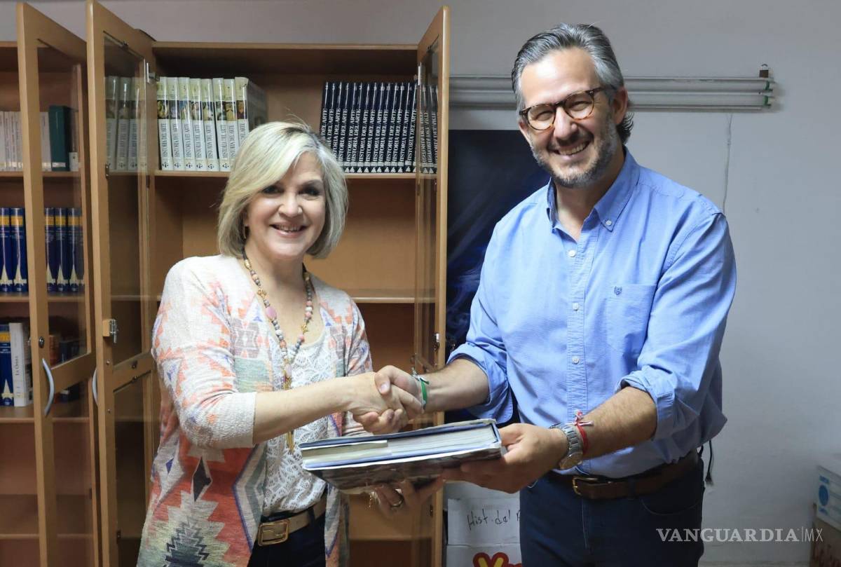$!Universidad Carolina devuelve acervo de libros de artes al Instituto Municipal de Cultura