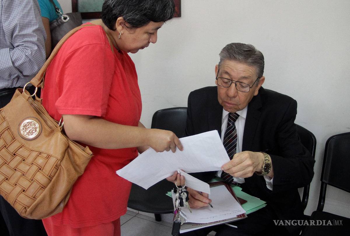 $!Notario constata falta de medicamento especializado en Clínica del Magisterio de Saltillo