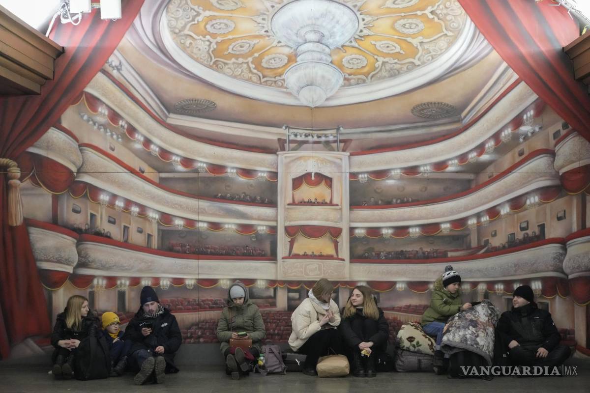 Ante el asedio ruso, ucranianos buscas refugio en el metro y en sótanos
