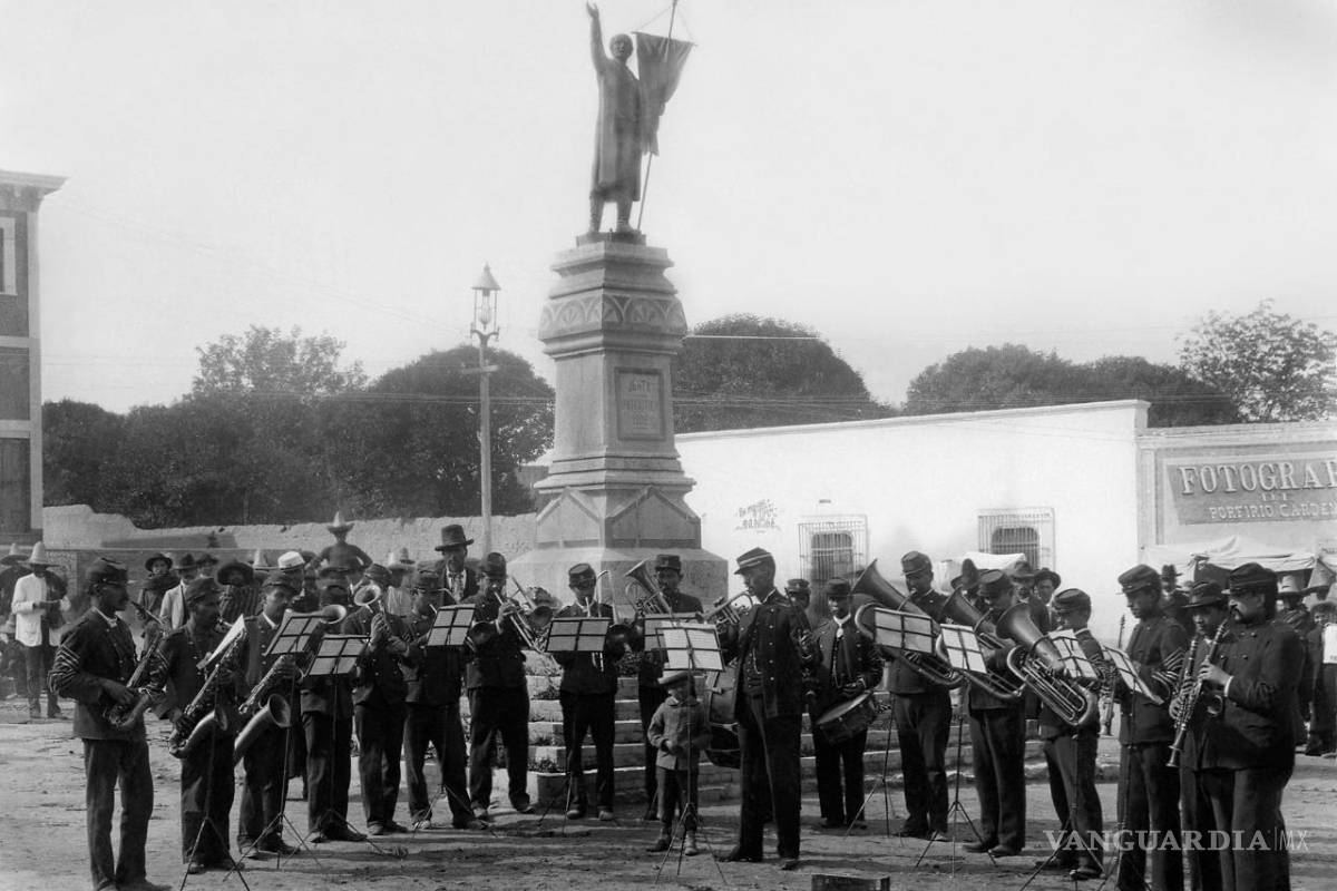 Una oculta maldición: representan el Loco Dios y fuego arrasa dos teatros