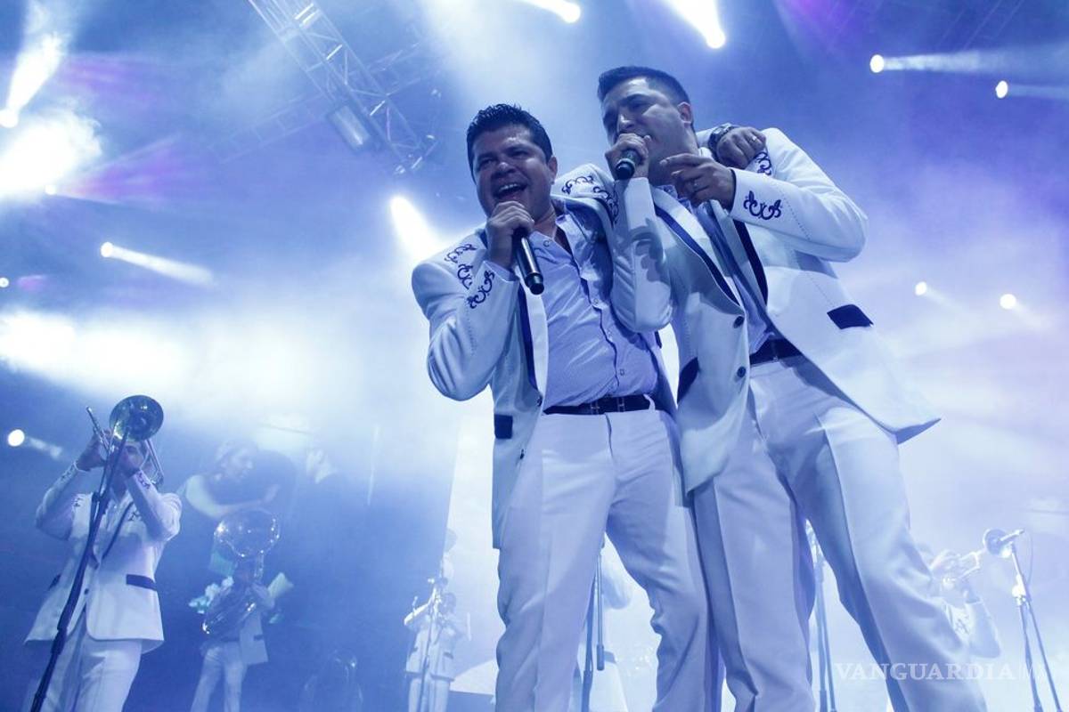 La Arrolladora Banda El Limón sufre por concierto en el Zócalo, de 'traidores' no los bajan