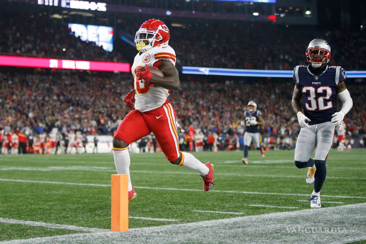 ¡Ni una más! Los Patriots vetan a aficionado que le lanzó cerveza a Tyreek Hill