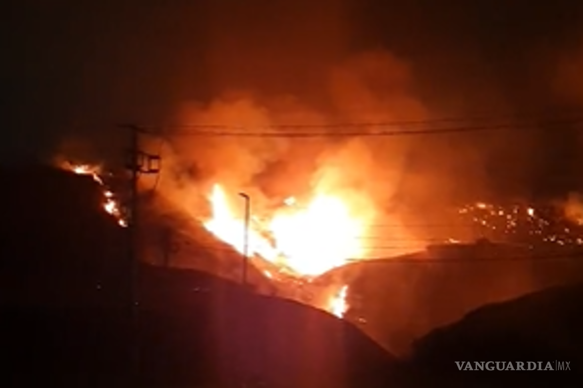 Reportan otro incendio, ahora en Edomex; arden pastizales de Naucalpan