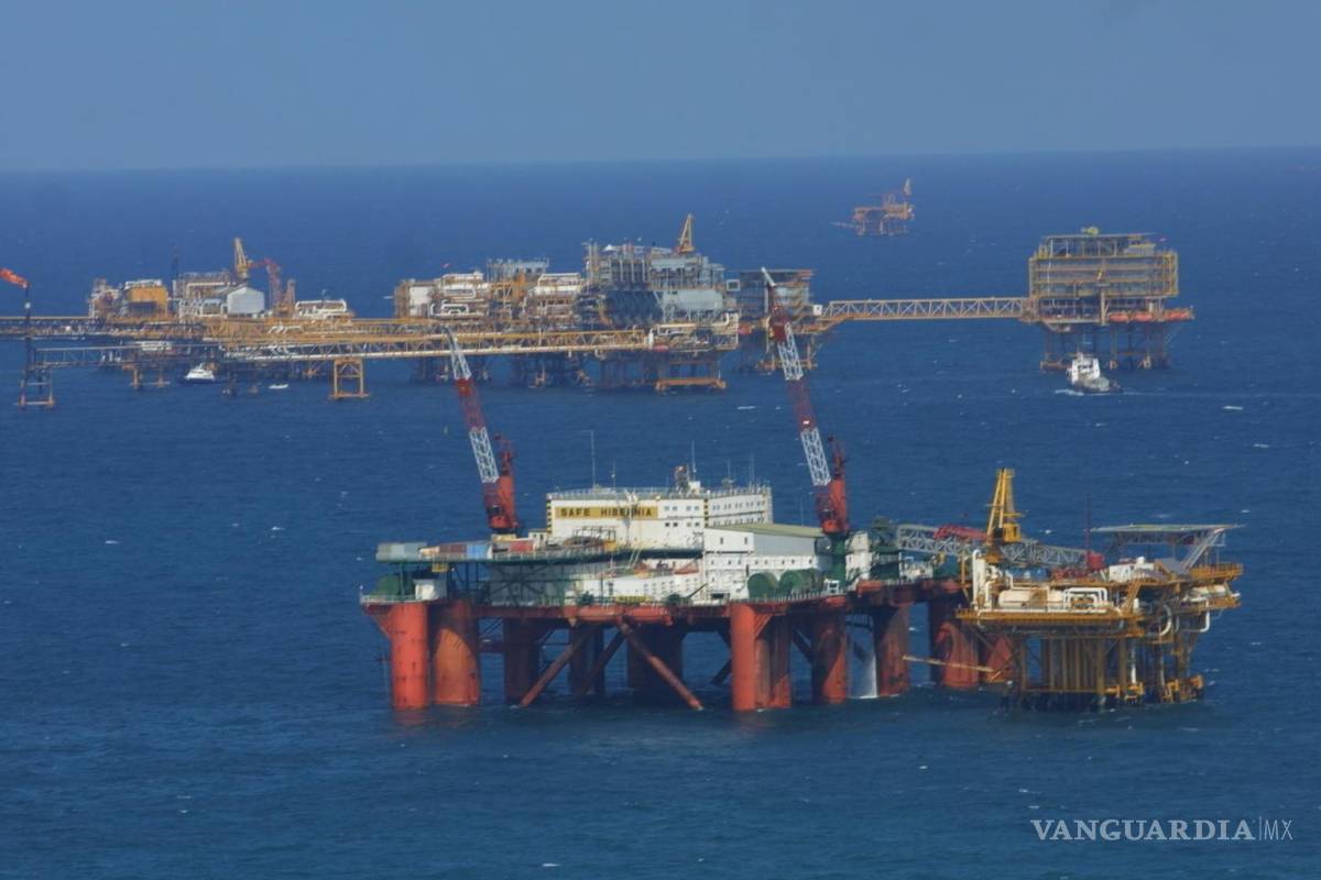 Deudas y baja producción frenan obras y mantenimiento de Pemex