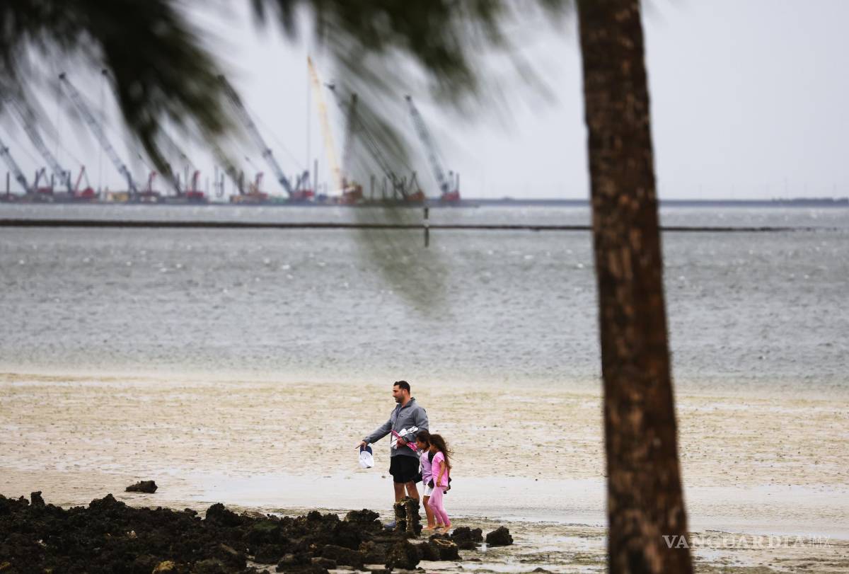 $!Unos 2.5 millones de personas habían recibido órdenes de evacuar el área antes de la llegada de la tormenta.