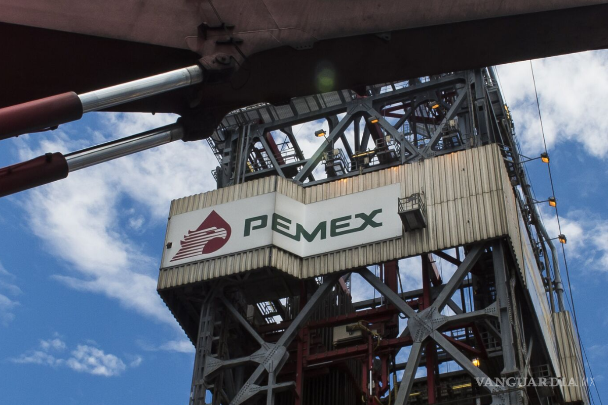 Gobierno busca cómo absorber hasta 40 mil millones de dólares en deuda de Pemex