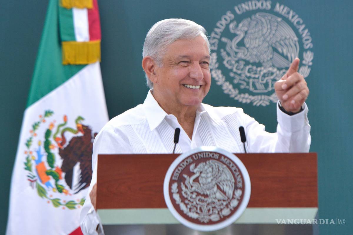 AMLO dice que llegó el momento de definirse a favor o en contra de la transformación del país