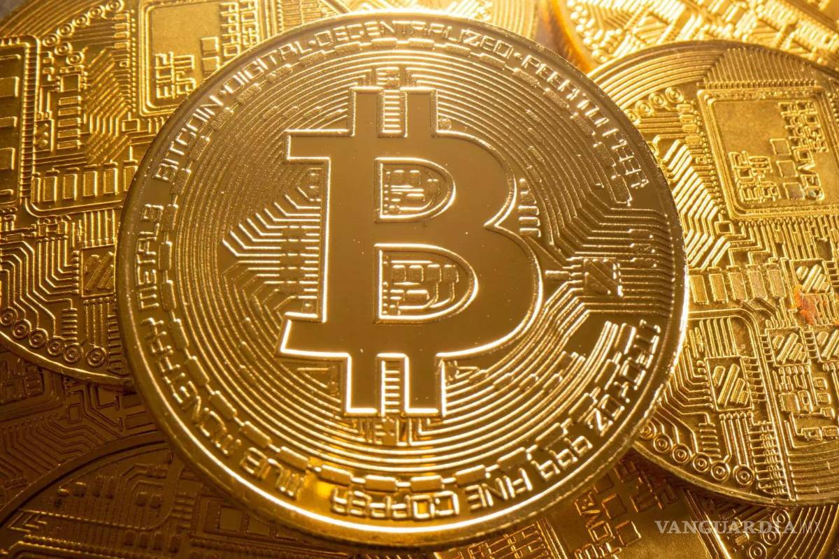 Se desploma bitcoin: pierde 33% de valor en una semana
