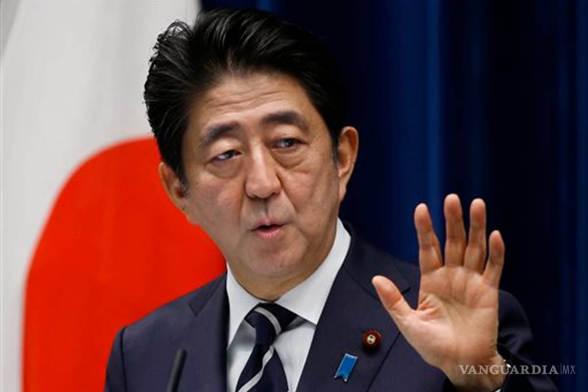 Primer ministro de Japón ratifica plan para elevar impuesto sobre el consumo
