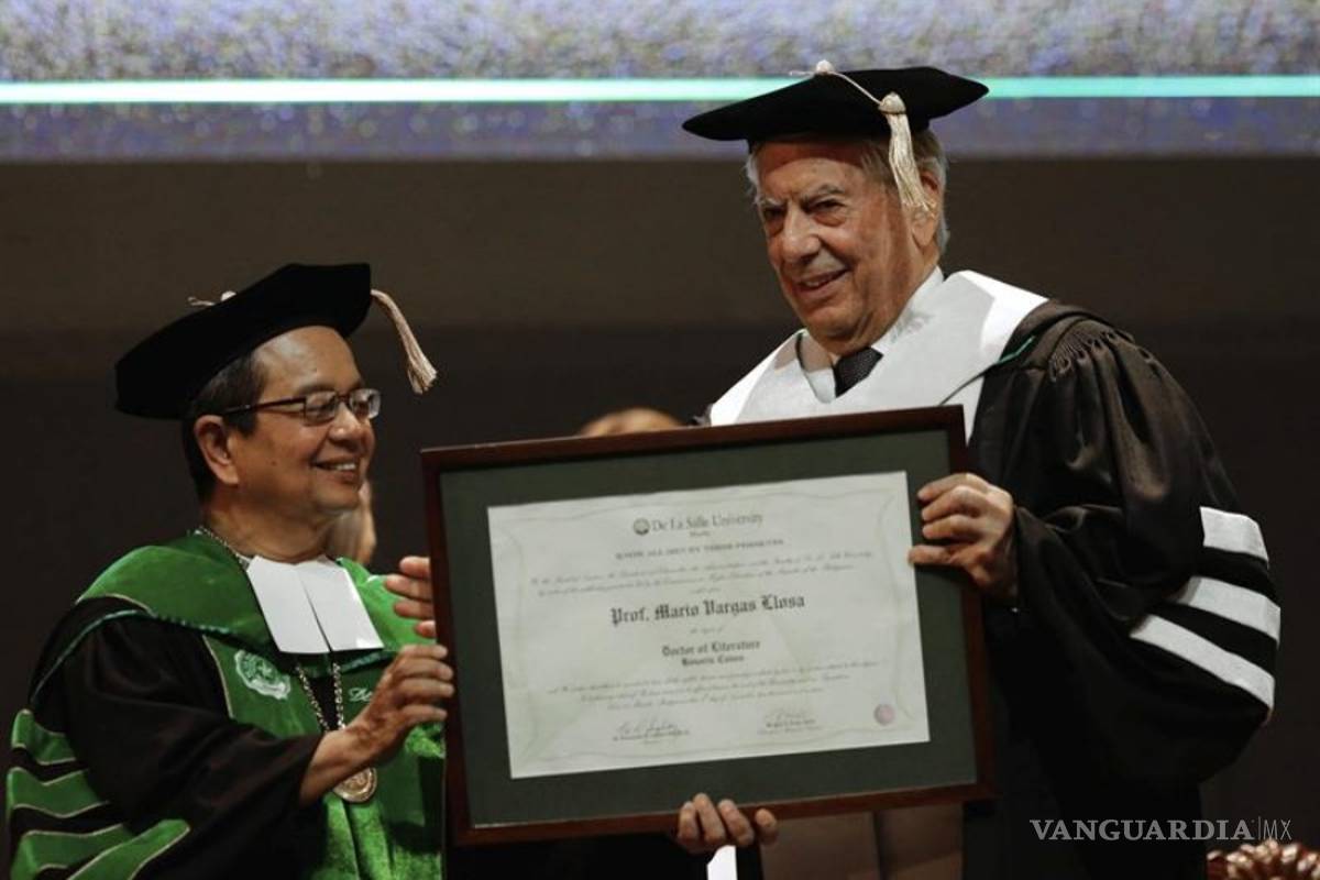 &quot;Leer es una forma de ser mejores ciudadanos”, dice Vargas Llosa