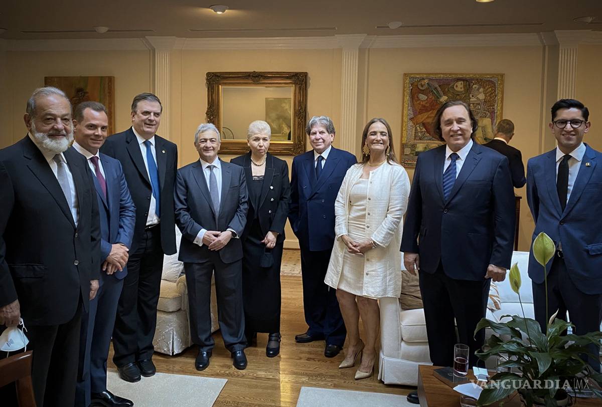 $!Empresaria que acompañó a AMLO a EU critica a Sarmiento, ¿qué otra credencial tiene?