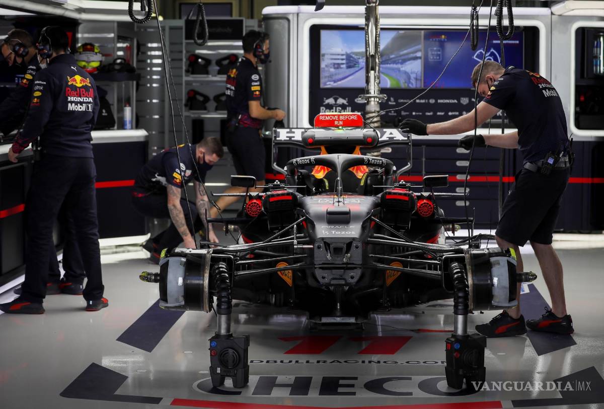 $!Su ingreso a pits se dio hasta la vuelta 35 y con una ventaja sobre el segundo lugar de casi nueve segundos.