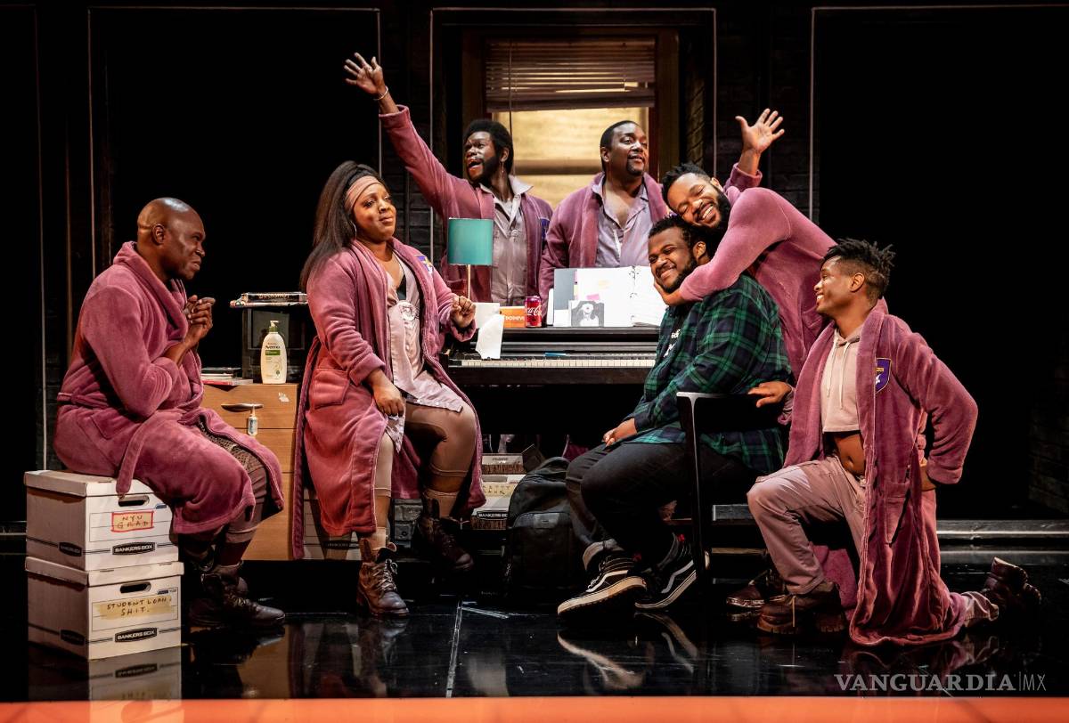 $!James Jackson, Jr., L. Morgan Lee, Antwayn Hopper, John-Andrew Morrison, Jaquel Spivey, Jason Veasey y John-Michael Lyles en A Strange Loop.