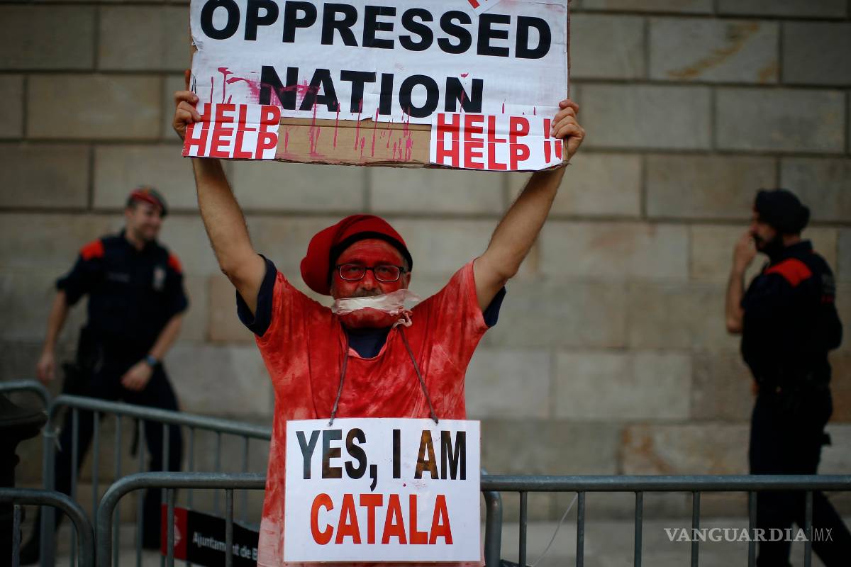 $!Buscan líderes catalanes impedir que el gobierno español asuma el de Cataluña