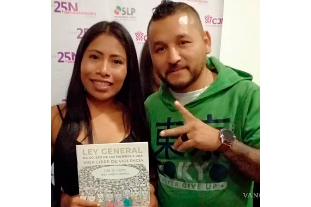 Presume El Mijis foto con Yalitza Aparicio: 'Nos hicimos visibles por la discriminación'