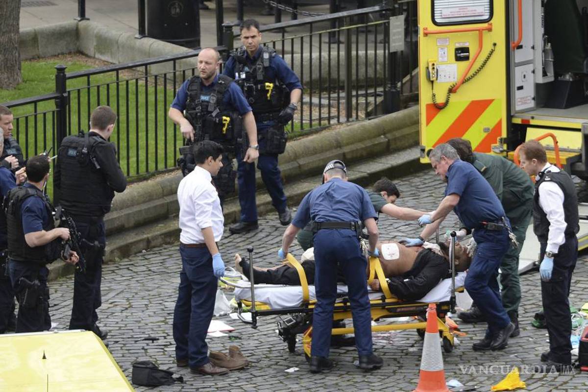 Terrorismo pone de luto a Londres; suman cinco muertos y 40 heridos