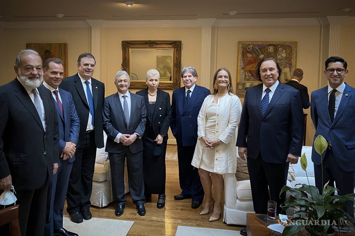 $!Empresaria que acompañó a AMLO a EU critica a Sarmiento, ¿qué otra credencial tiene?