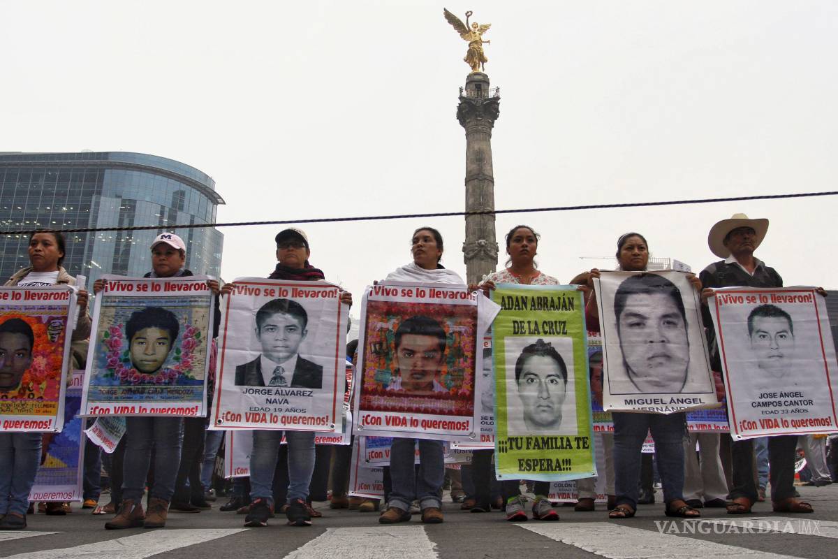 Padres de los 43 de Ayotzinapa marcharán el jueves en el DF; van 14 meses de la desparición de los estudiantes