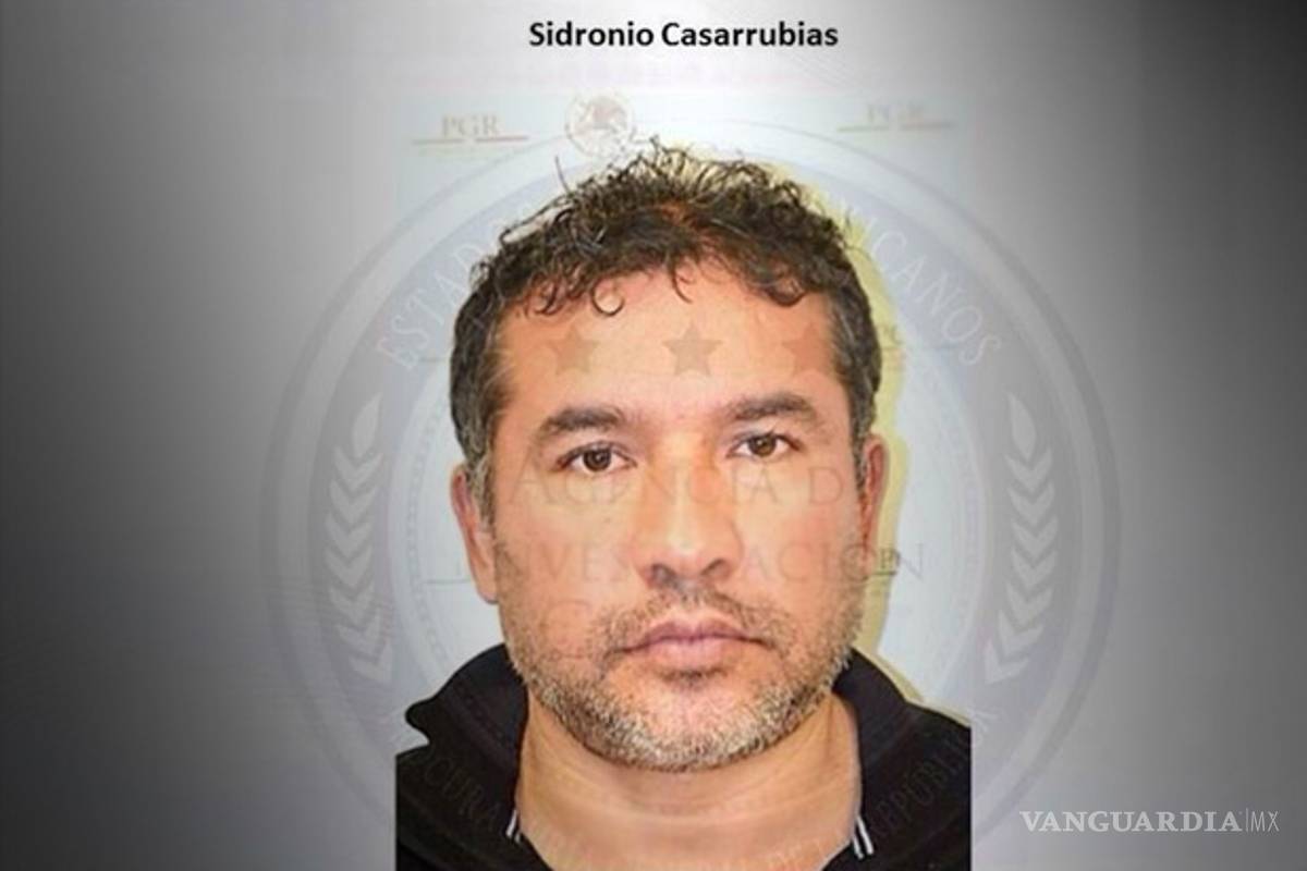 Dan amparo a capo acusado de ordenar desaparición de 43 jóvenes de Ayotzinapa