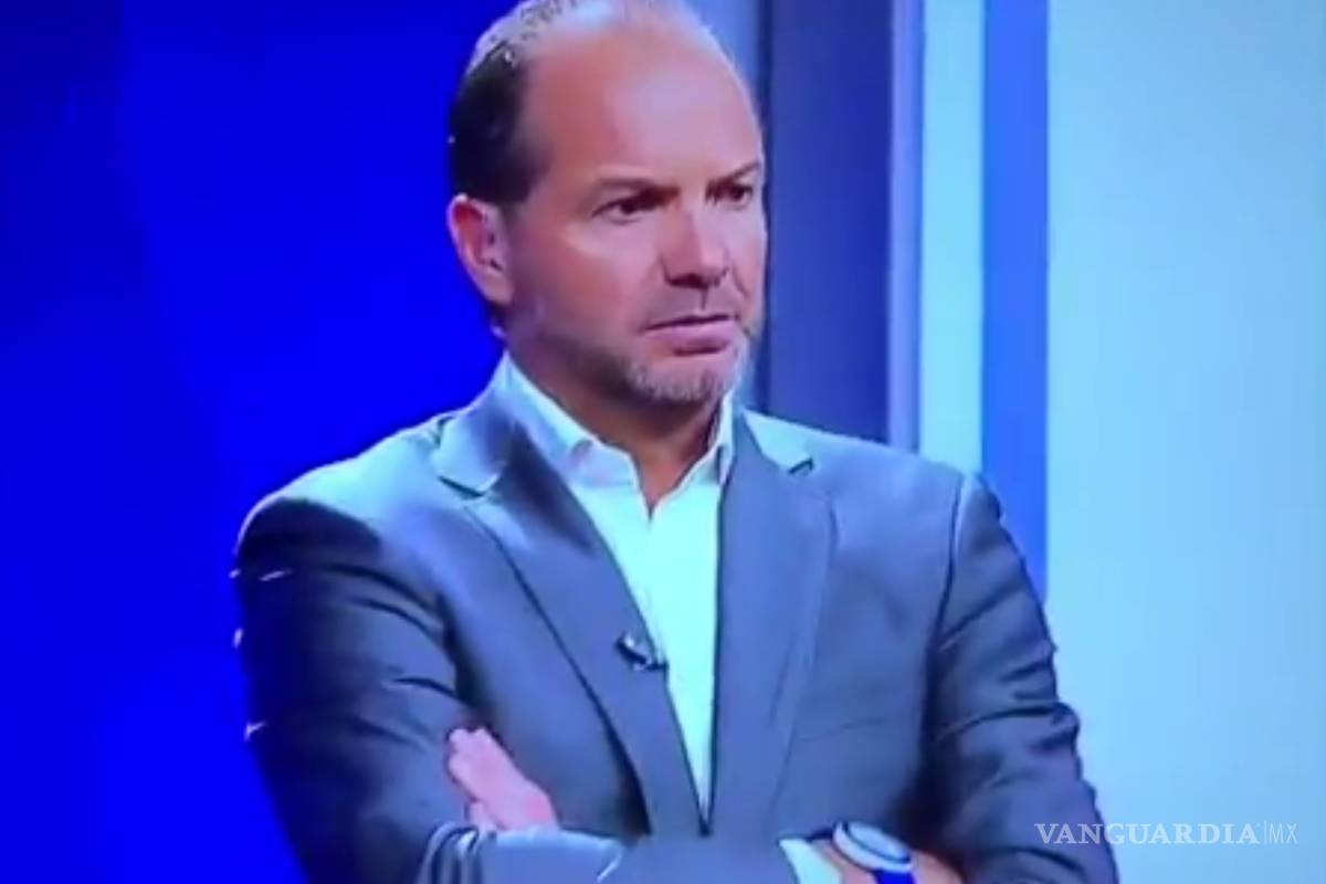 Dr. García 'insulta' a compañero y no se da cuenta que estaba en vivo