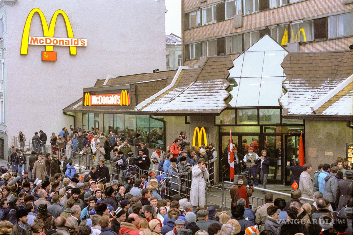 Primer McDonalds de la URSS celebra 30 años con precios de 1990