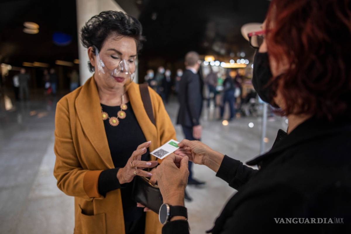 Pasaportes de vacunación: ¿Qué son y quién podría necesitarlo?