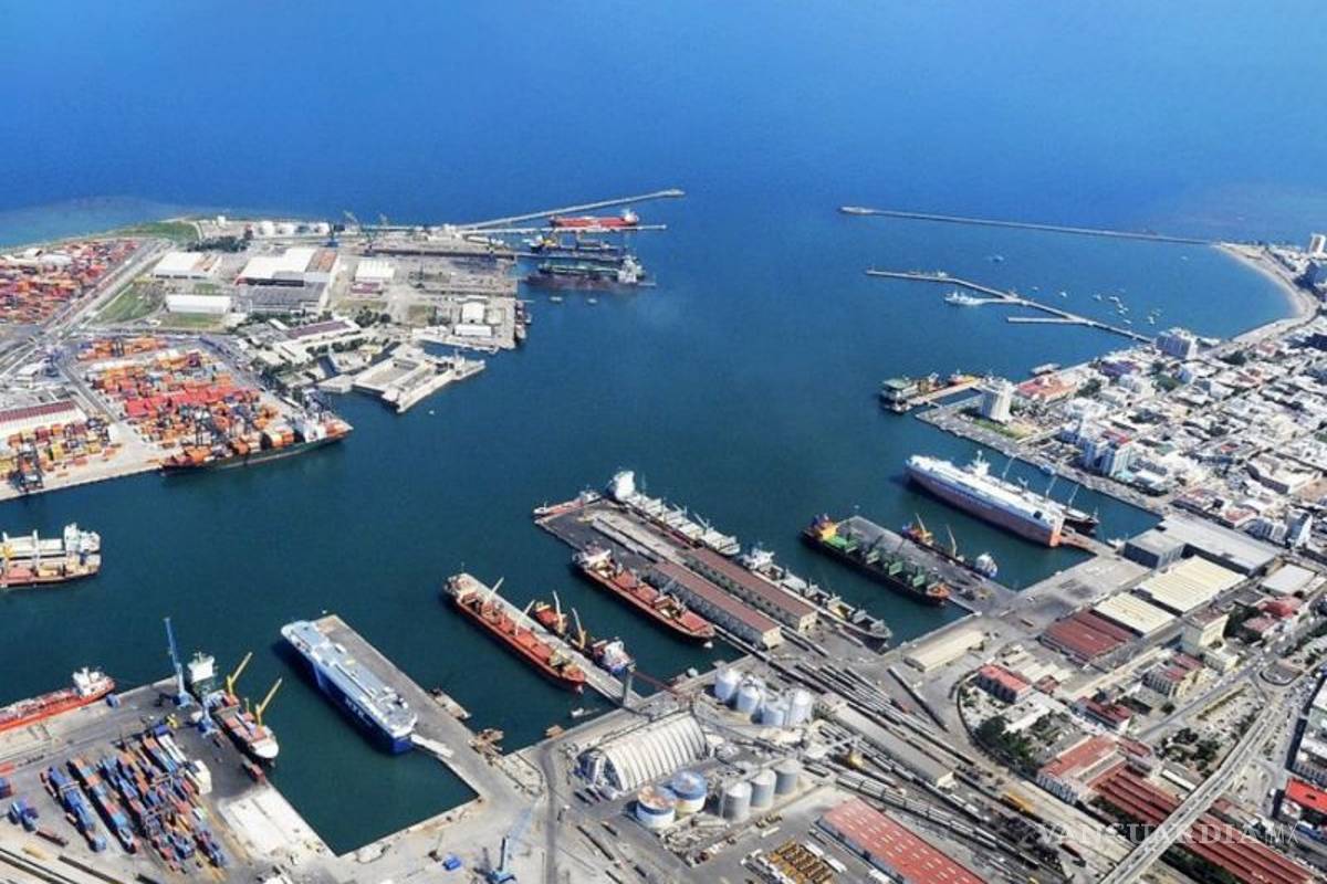 AMLO quiere quitar concesión del puerto de Veracruz a paraestatal; es de particulares, asegura