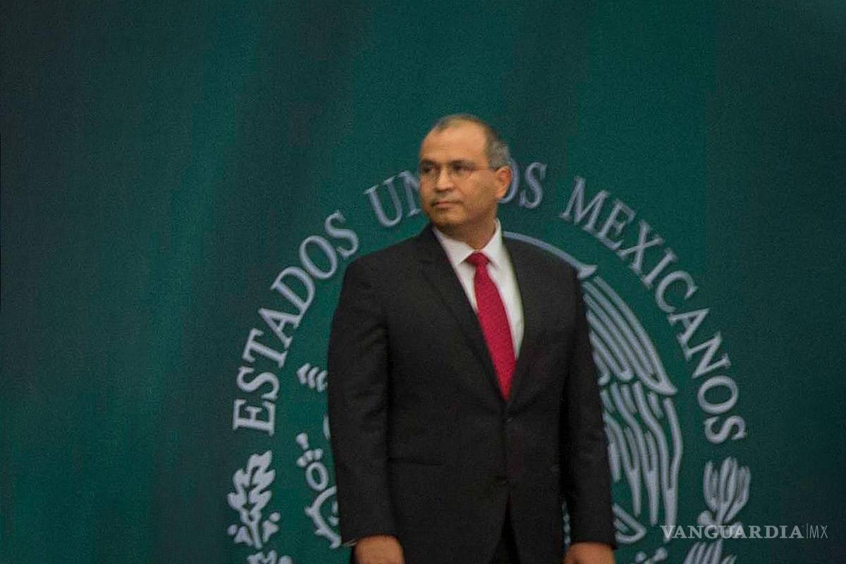 Interpol emite ficha roja para detener al exdirector de Pemex Carlos Treviño