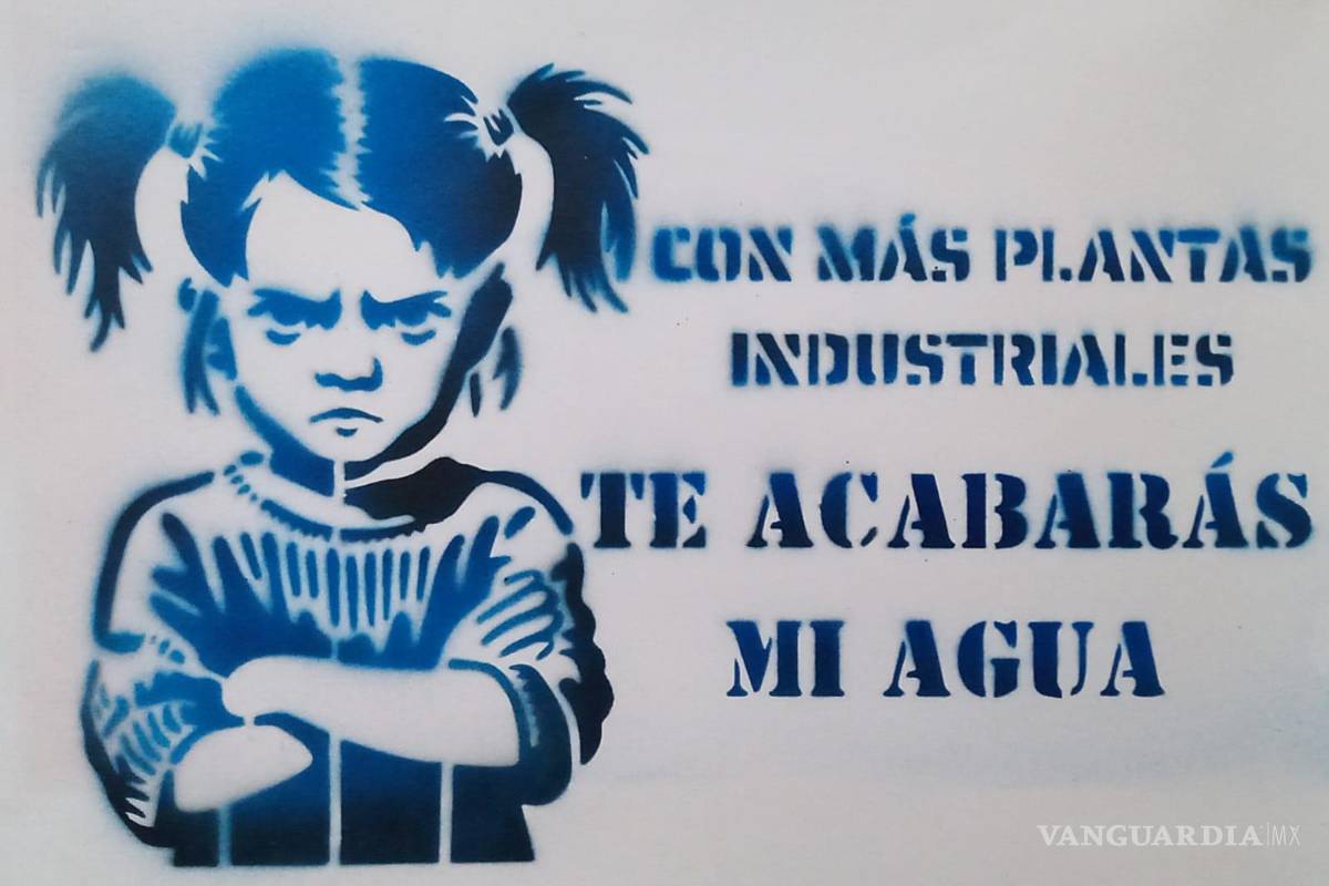 ‘Te acabarás mi agua’: Artista se ‘inspira’ en campaña oficial para cuestionar la crisis del agua en Saltillo