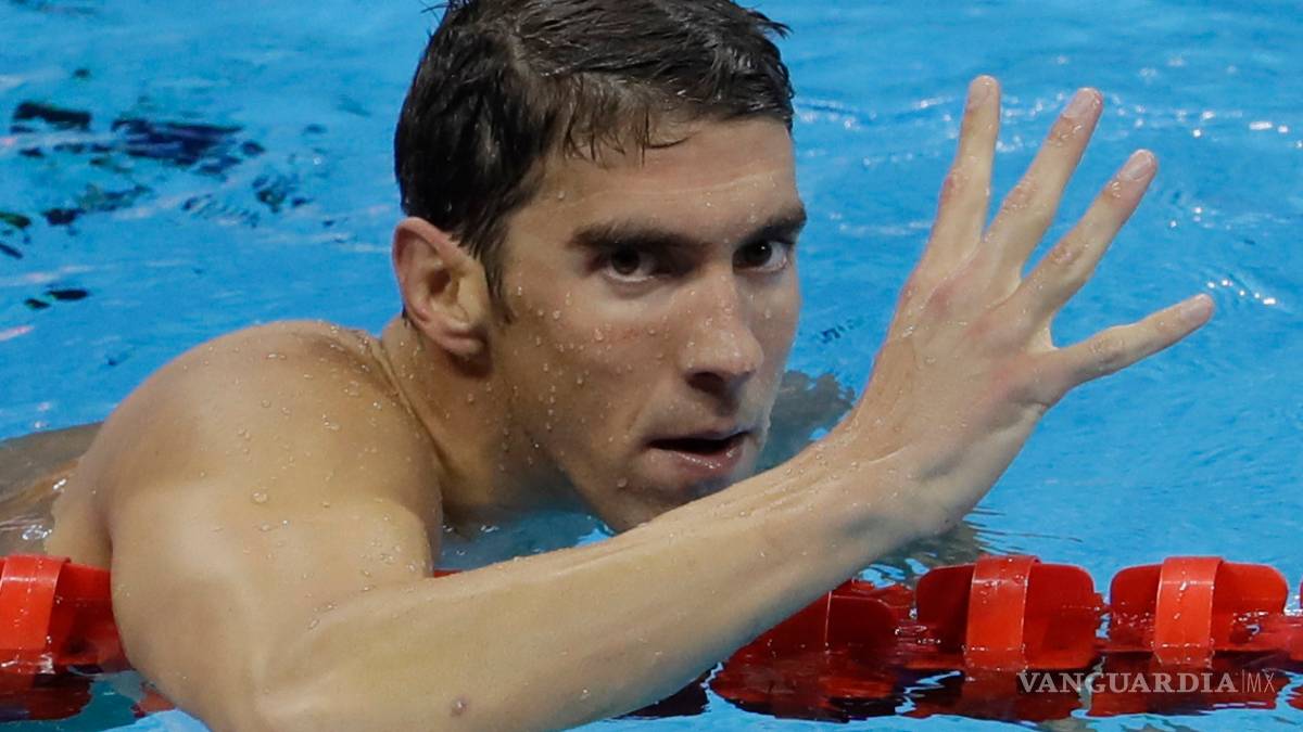 Michael Phelps consigue su medalla de oro 22 al ganarle el duelo a Lochte en los 200 combinado