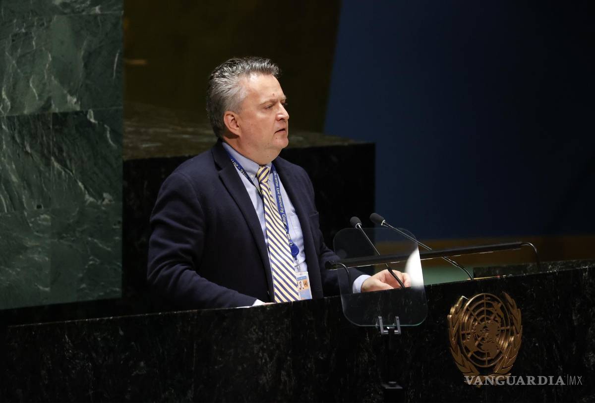 $!El embajador de Ucrania ante la ONU, Sergiy Kyslytsya, se dirige a la reunión de la Asamblea General de las Naciones Unidas en la sede de la ONU en Nueva York.