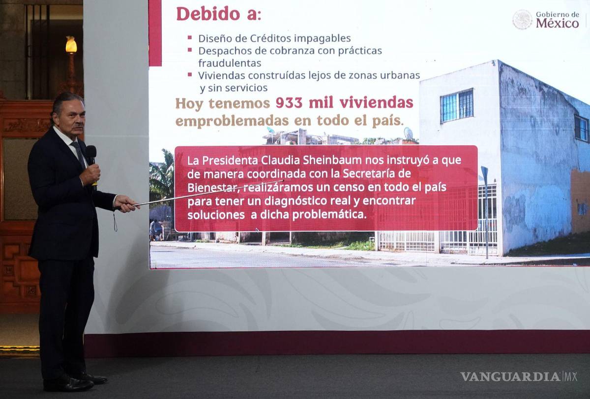 $!El director del Infonavit, Octavio Romero, fue mencionado en la conversación digital, tras presentar un esquema de regularización para ocupantes de casas abandonadas | Foto: Cuartoscuro