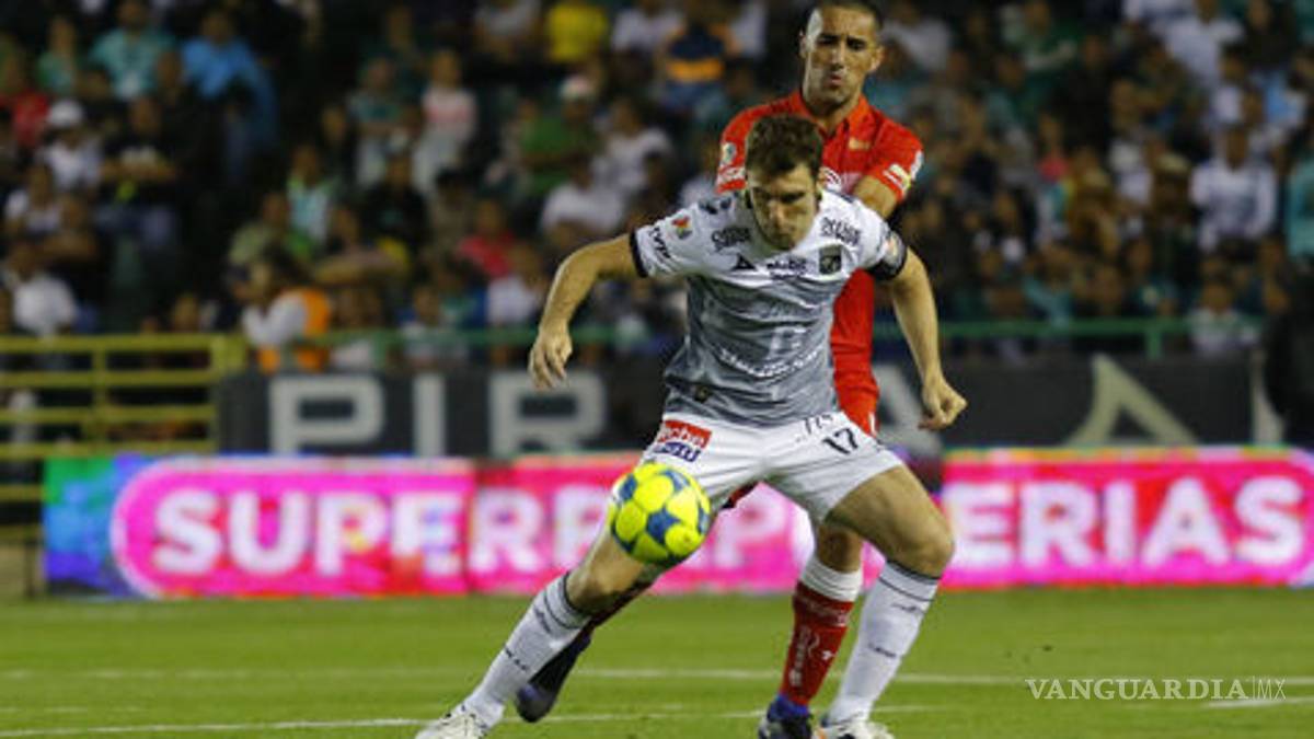 Mauro Boselli es suspendido por anotar gol con la mano