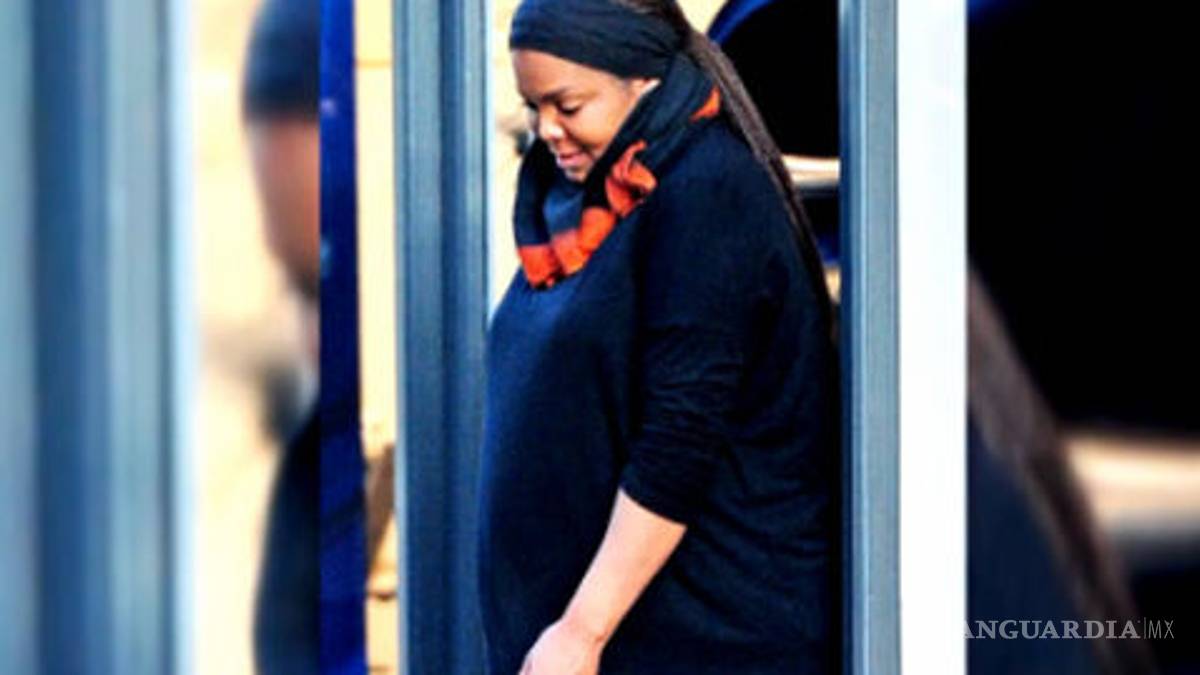 Captan a Janet Jackson embarazada