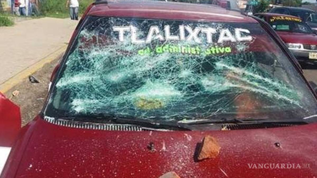 Se enfrentan taxistas y transportistas en Oaxaca