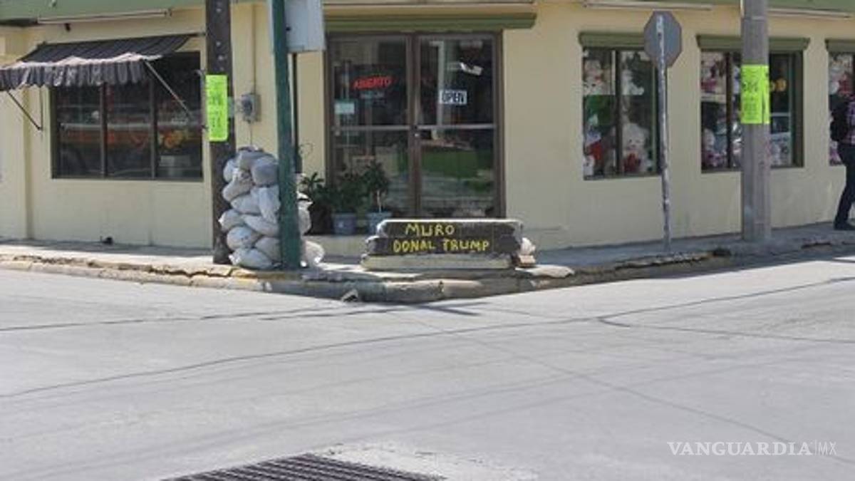 En Tamaulipas crean "muro" en burla a Trump