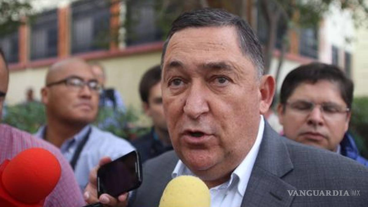 Culpa Isidro López a Jericó Abramo de dejar deshecha la Academia de Policía de Saltillo