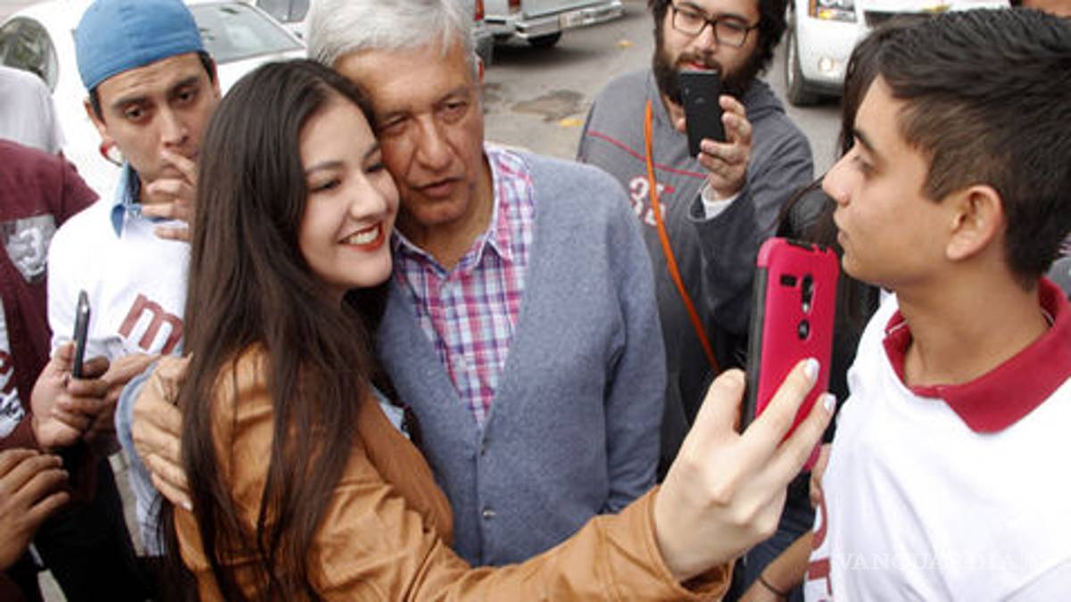 ‘AMLOvers’: Jóvenes que votarán por 'ya sabes quién' pase lo que pase