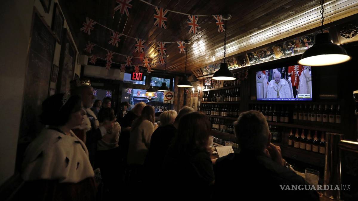 Así inicia el reinado del Carlos III tras una larga espera para ser el monarca británico (fotos)