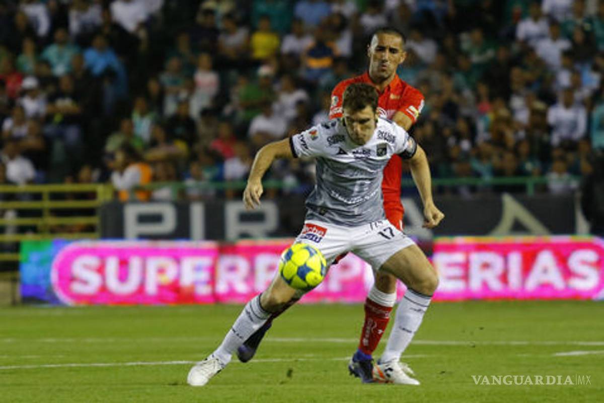 Mauro Boselli es suspendido por anotar gol con la mano