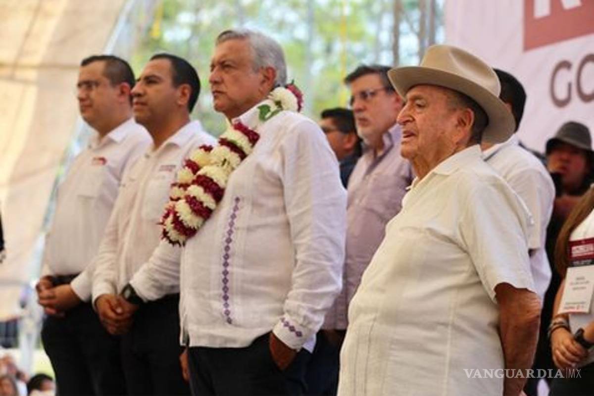 Manuel Velasco respalda a Obrador, según su abuelo