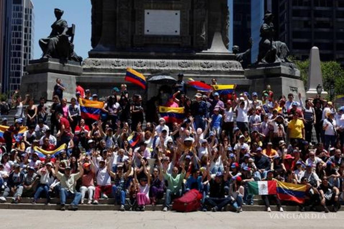 Venezolanos radicados en México protestan en el Ángel contra gobierno de Maduro