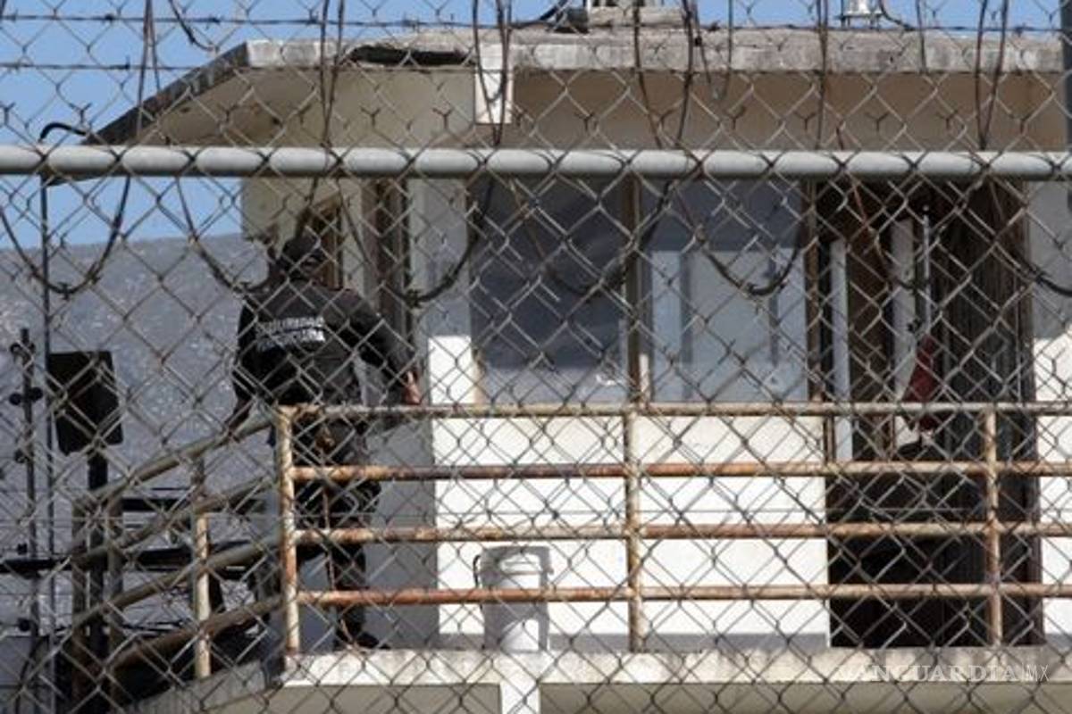 Trasladan a cárcel de Guanajuato a reo que inició riña en Topo Chico