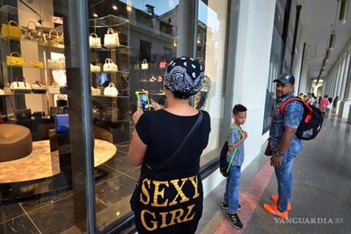 Armani, Versace, Lacoste; llegan las primeras tiendas de lujo en Cuba