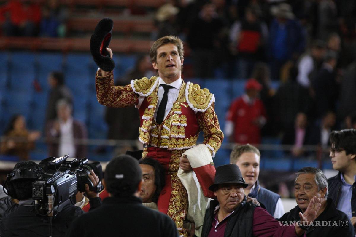 Dos orejas de maestro; triunfa el Juli la Plaza México
